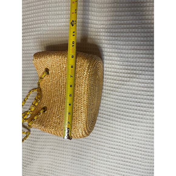 VTG Worthington Straw Bucket Bag W/ Gold Chain Strap & Bright Yellow Lining - Picture 6 of 12
